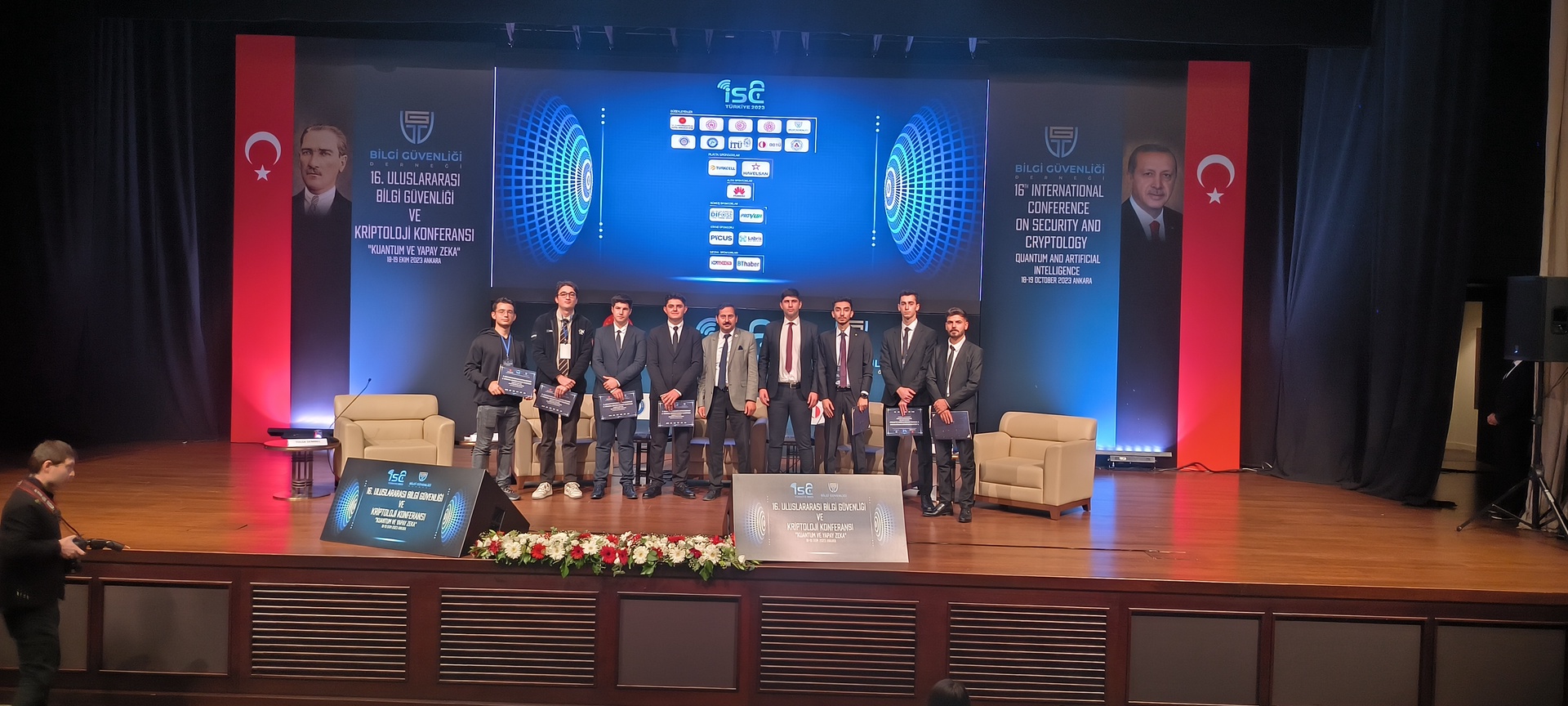 ÖĞRENCİLERİN SİBER GÜVENLİK PROJELERİ GÖZ DOLDURDU