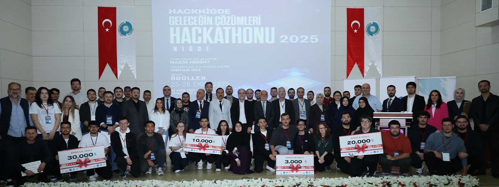 HACKNİĞDE 2025: GELECEĞİN ÇÖZÜMLERİ HACKATHONU BAŞARIYLA TAMAMLANDI!