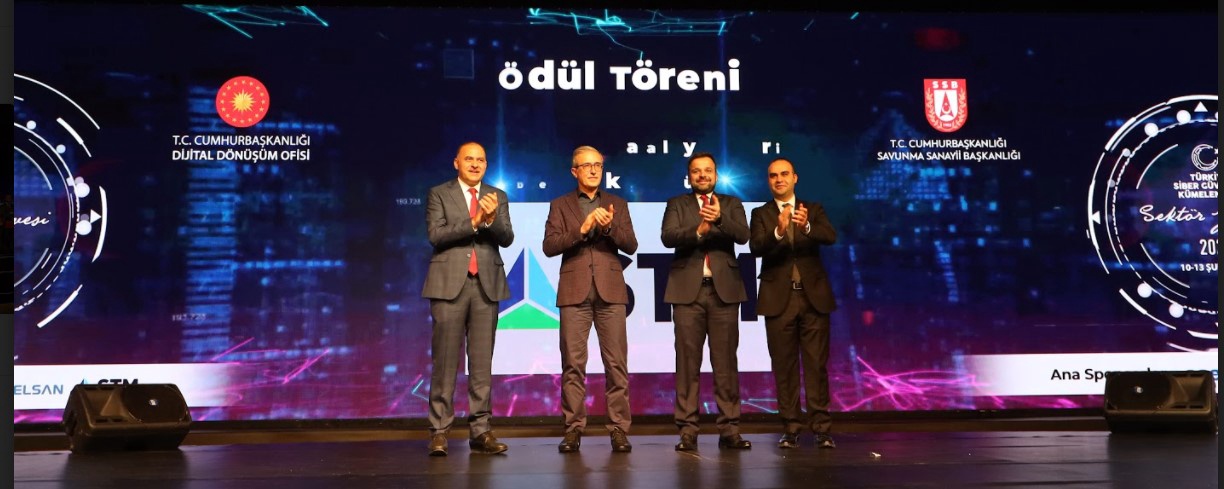 SİBER GÜVENLİK 3’ÜNCÜ SEKTÖR ZİRVESİ GÖZ DOLDURDU