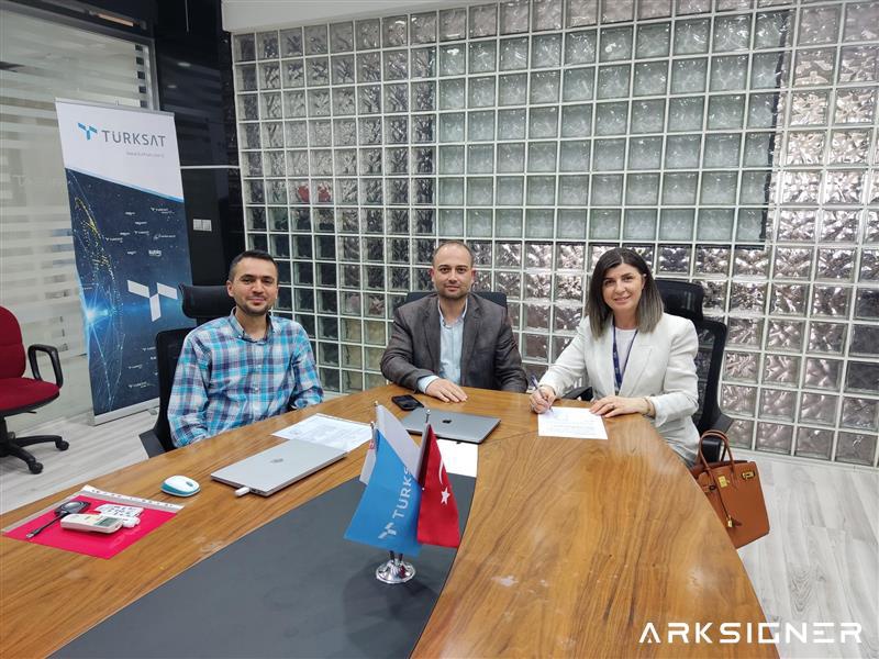ÜYELERİMİZDEN TÜRKSAT VE ARKSIGNER DİJİTAL KİMLİK PROJESİNDE EL ELE